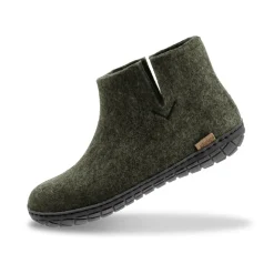 Boot with natural rubber sole - black - Forest