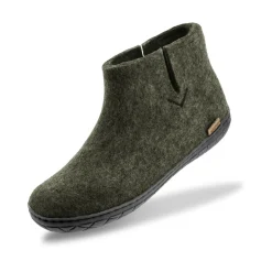 Boot with natural rubber sole - black - Forest
