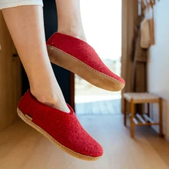 Shoe with leather sole - Red