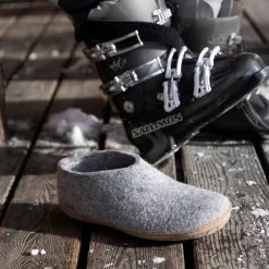 Shoe with natural rubber sole - honey - Grey