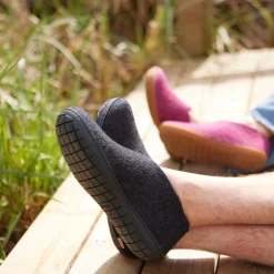 Shoe with natural rubber sole - black - Charcoal