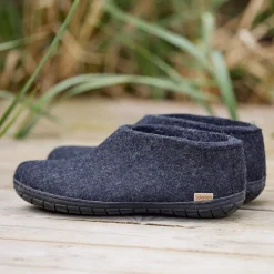 Shoe with natural rubber sole - black - Charcoal