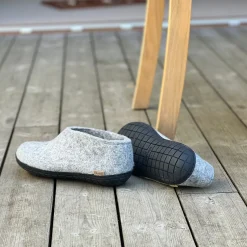 Shoe with natural rubber sole - black - Grey