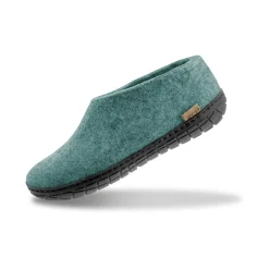 Shoe with natural rubber sole - black - North Sea