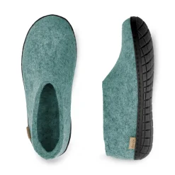 Shoe with natural rubber sole - black - North Sea