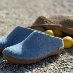 Slip-on with natural rubber sole - honey - Sky