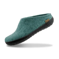 Slip-on with natural rubber sole - black - North Sea