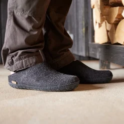 Slip-on with natural rubber sole - black - Charcoal