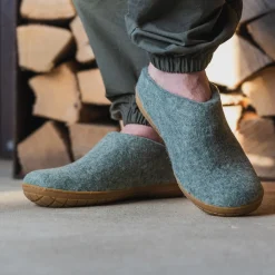 Slip-on with natural rubber sole - honey - Moss