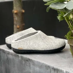 Slip-on with natural rubber sole - black - Grey