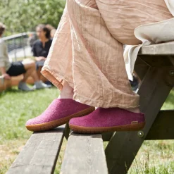 Slip-on with natural rubber sole - honey - Cranberry