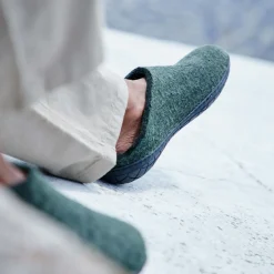 Slip-on with natural rubber sole - black - Forest