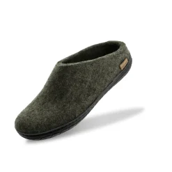 Slip-on with natural rubber sole - black - Forest