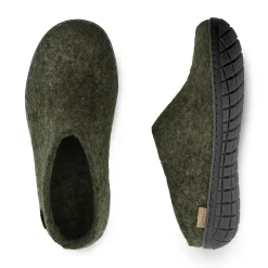Slip-on with natural rubber sole - black - Forest