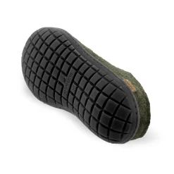 Slip-on with natural rubber sole - black - Forest
