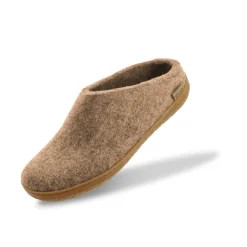 Slip-on with natural rubber sole - honey - Sand
